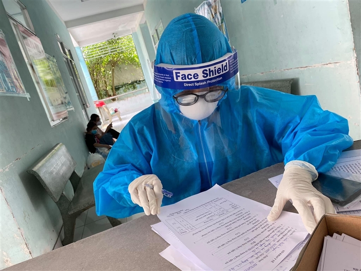 3 nhân viên y tế ở Hà Nội dương tính SARS-CoV-2-1