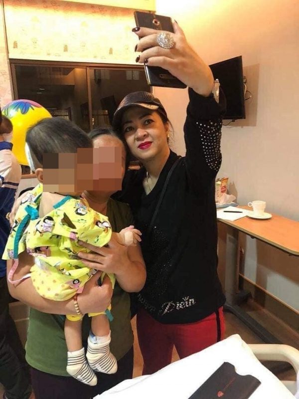 Bà chủ Đại Nam yêu cầu dân mạng ngừng làm một việc với mẹ con bé gái mình cứu ở Singapore bị dân mạng tố vô ơn khiến ai nấy đều khen ngợi hết lời-3