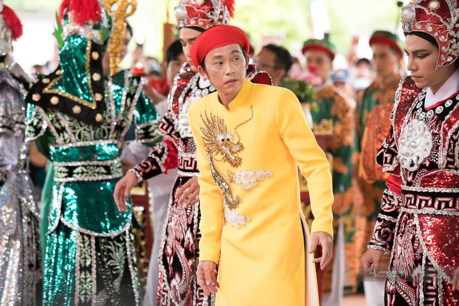 Sau lễ Giỗ tổ sân khấu, Tiến Luật hé lộ 1 điều trong nhà thờ 100 tỷ hoàn toàn im ắng của NS Hoài Linh?-9