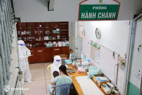 Cân não giành sự sống cho hàng trăm em bé F0 nguy kịch ở bệnh viện tuyến cuối điều trị Covid-19-18