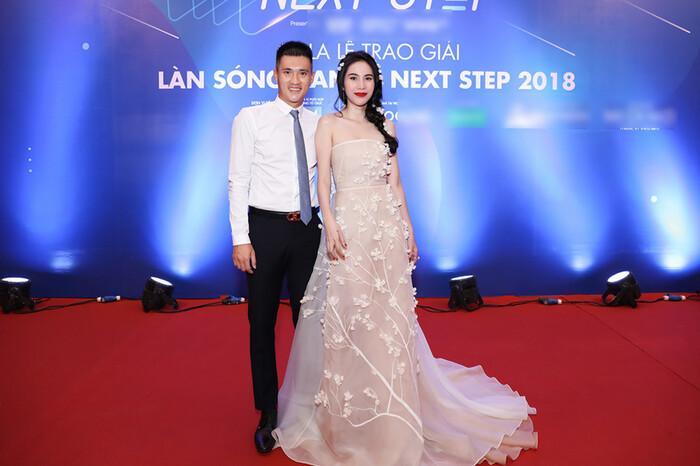 Vợ chồng Thủy Tiên - Công Vinh làm gì trong những năm qua mà mạnh tay đập bỏ biệt thự 22 tỷ đồng để xây lại từ đầu?-1