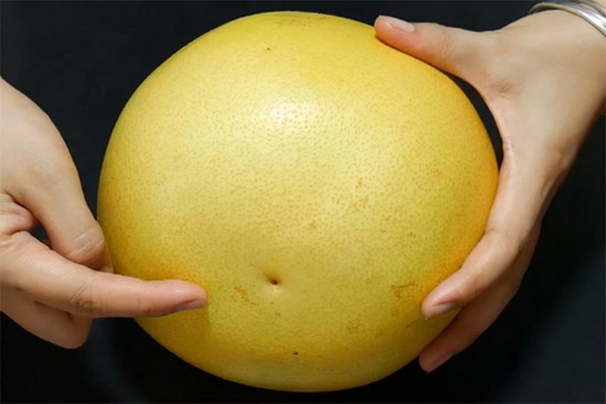 Khi mua bưởi nên chọn quả