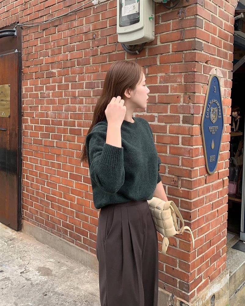 5 gam màu trang phục tôn da sáng bật tông, mặc lên còn sang xịn mịn như diện đồ hiệu-11