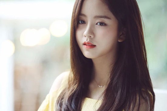 Đến ra mắt nhà bạn trai, có người đàn ông nhìn tôi chằm chằm rồi buông lời chát chúa sau lưng