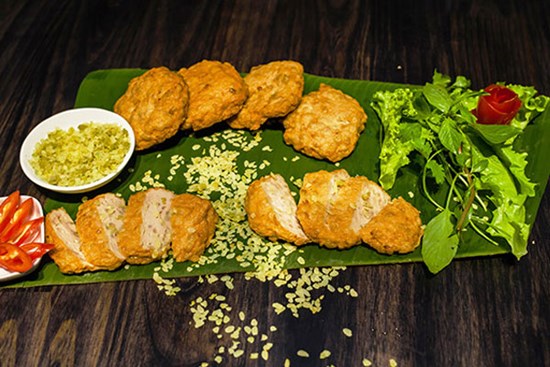 Đầu tuần làm mẻ chả cốm thơm ngon, chuẩn vị truyền thống ẩm thực Hà thành