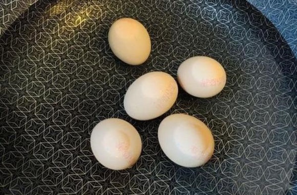 Cách nấu trứng như thế nào cho ngon? Chủ cửa hàng bán đồ ăn sáng: Nắm vững 3 điểm này, trứng chín mềm, bóc vỏ dễ và bổ dưỡng-5