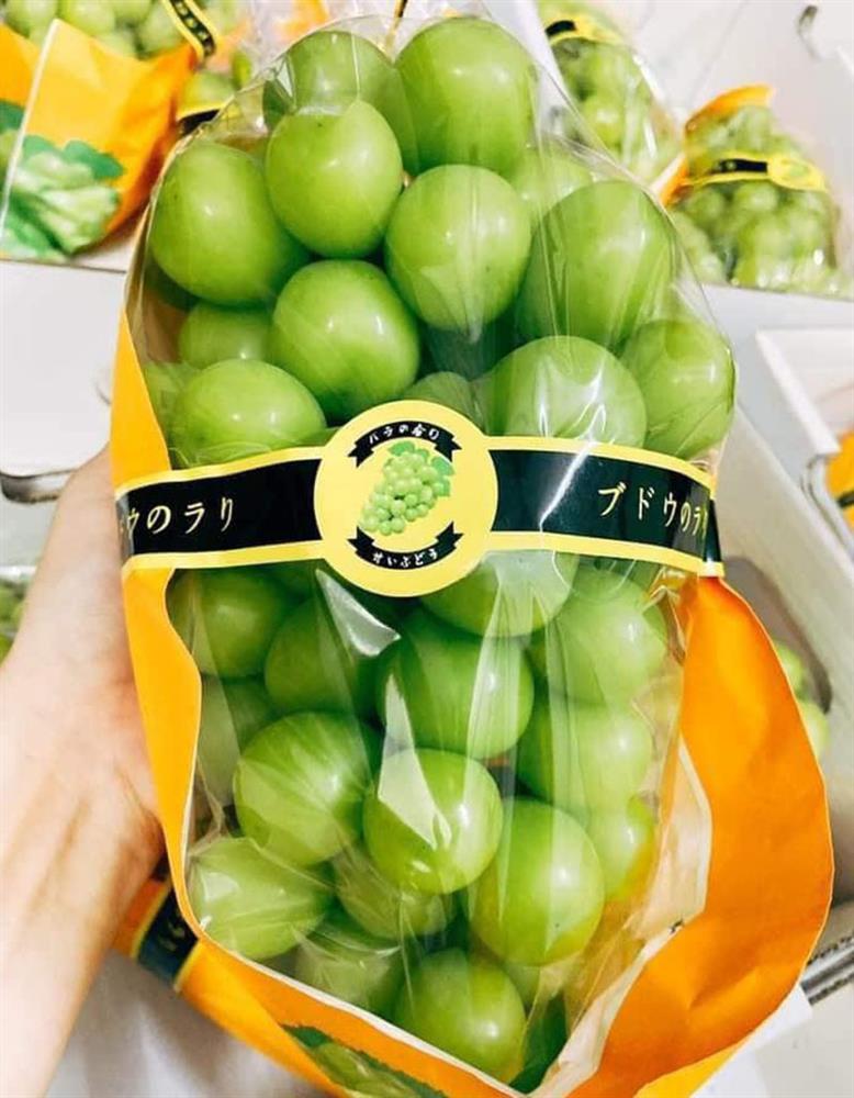 Nho sữa hàng Tàu đổ về chợ, giá rẻ chưa từng có-2