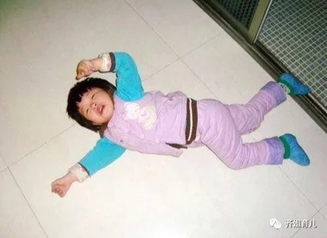 Mẹ đau đầu vì con trai ra ngoài ai cũng khen lễ phép, hễ về nhà là trở mặt ngỗ ngược, nguyên nhân ai nghe cũng giật mình-5