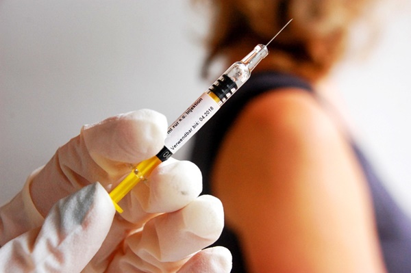 Tác dụng phụ phổ biến ở người tiêm vaccine Pfizer mũi thứ 3-2