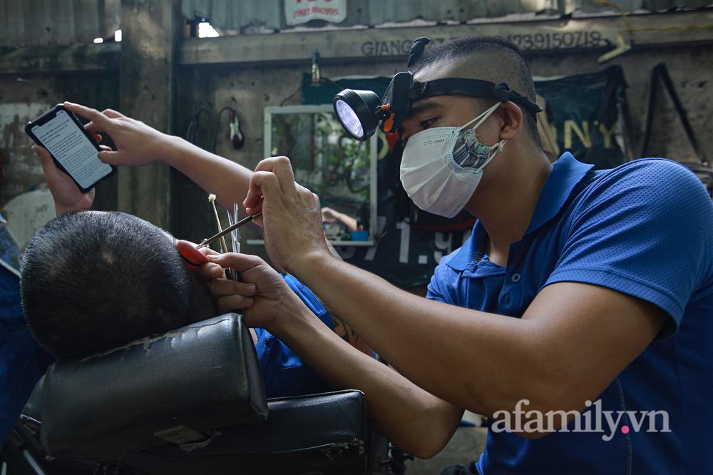 Sáng nay, toàn dân Hà Nội đi cắt tóc!-13