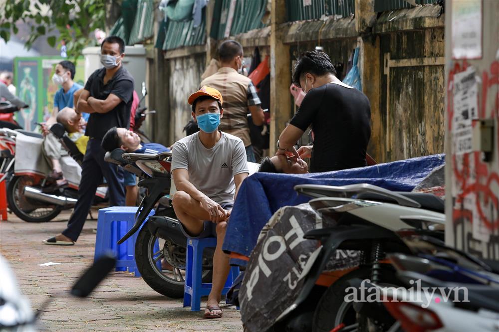 Sáng nay, toàn dân Hà Nội đi cắt tóc!-8