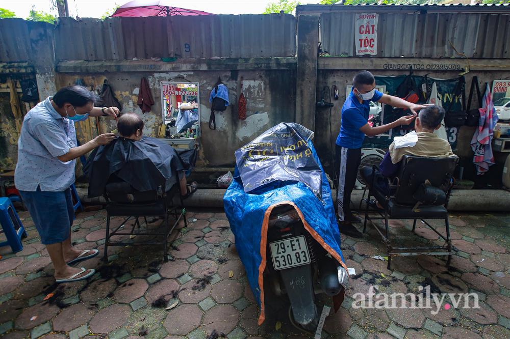 Sáng nay, toàn dân Hà Nội đi cắt tóc!-9