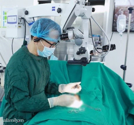 Ths. BS Đinh Hữu Việt: Người chồng không có tinh trùng nhưng nhờ kỹ thuật vi phẫu tinh hoàn, hai vợ chồng đón cặp song sinh sau nhiều năm chờ đợi-8
