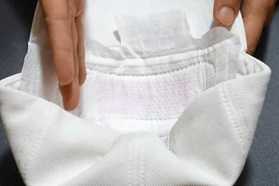 Cho đến tận hôm nay tôi mới biết băng vệ sinh lại có chức năng 'thần kỳ' này