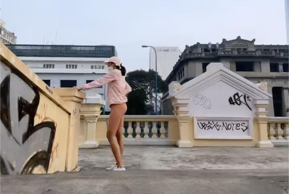 HHen Niê gây lú vì tưởng không mặc quần khi đi thiện nguyện-6