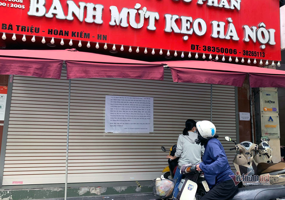 Bất ngờ ở Hà thành: Bánh Trung thu khan hiếm, chưa dọn cỗ đã hết sạch-4