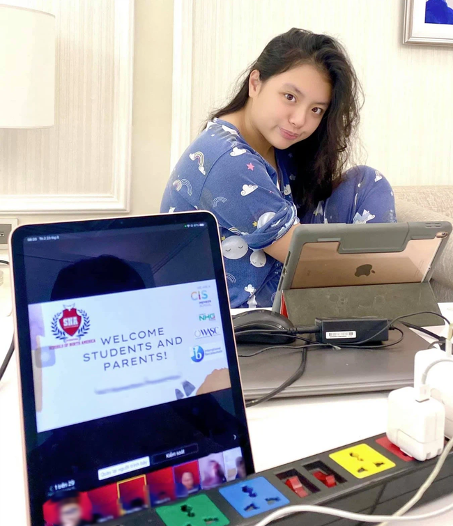 Cô bé ngoan nhất Bố ơi mình đi đâu thế ngày ấy: Học trường học phí NỬA TỶ đồng/năm, càng lớn nhan sắc càng đáng gờm-3