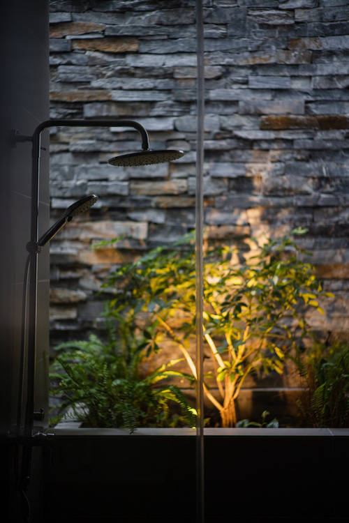 Căn nhà 4 tỷ nổi bần bật với mặt tiền đỏ, bước vào trong còn choáng ngợp hơn với thiết kế mê cung-11