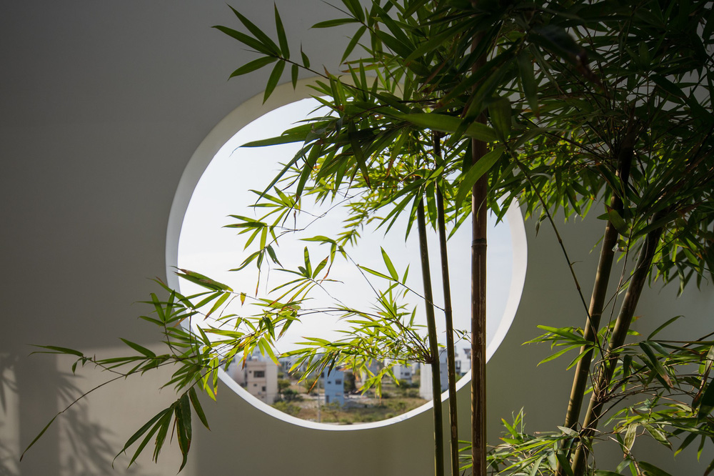 Căn nhà 4 tỷ nổi bần bật với mặt tiền đỏ, bước vào trong còn choáng ngợp hơn với thiết kế mê cung-12