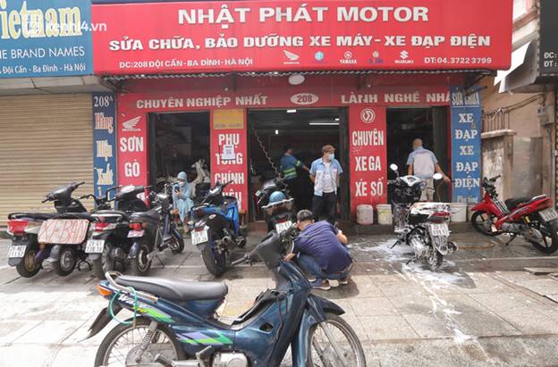 Toàn cảnh Hà Nội trong ngày đầu nới lỏng giãn cách: Đặc sản tắc đường, nhịp sống quay trở lại, người dân ùn ùn ra cửa ngõ rời Thủ đô-32