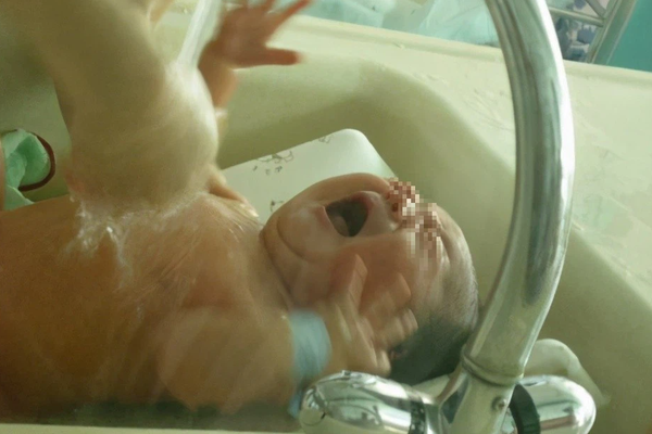 Áo cũ cho bé do người khác tặng có thể nhận nhưng có hai thứ nên từ chối, dù mối quan hệ tốt đẹp đến đâu-4