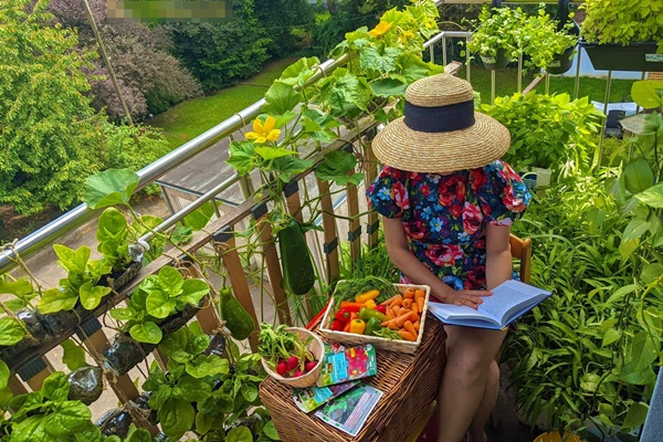 Ngôi nhà 60m2 với vô vàn ô cửa sắc màu ở Sài Gòn, bên trong chuẩn vibe vintage quá mê-21