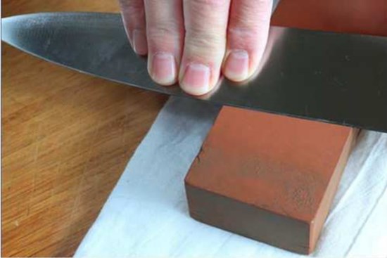 Gợi ý 5 cách mài dao tại nhà giúp sắc như dao đầu bếp