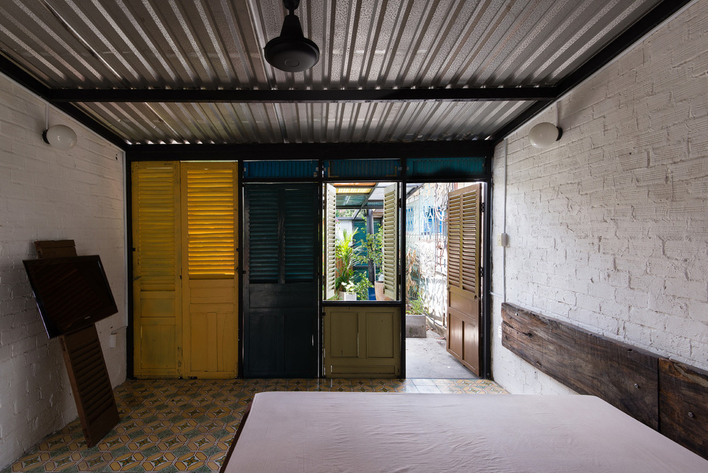 Ngôi nhà 60m2 với vô vàn ô cửa sắc màu ở Sài Gòn, bên trong chuẩn vibe vintage quá mê-15