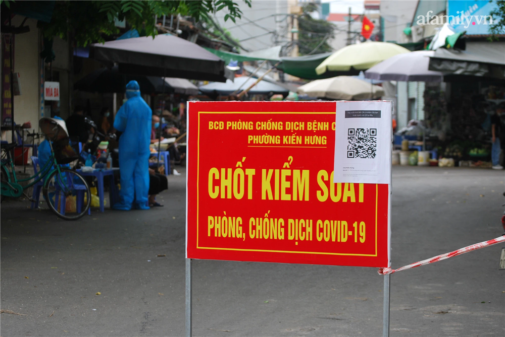 Hà Nội: Thợ cắt tóc dương tính SARS-CoV-2, lấy mẫu xét nghiệm toàn bộ một khu phố ở Hà Đông-4