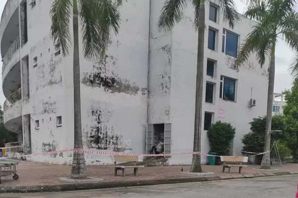 Giắt túi đúng 90k, đi 300km về chịu tang cha, 2 anh em xin qua chốt kiểm dịch và cuộc gặp bất ngờ trong đêm-9