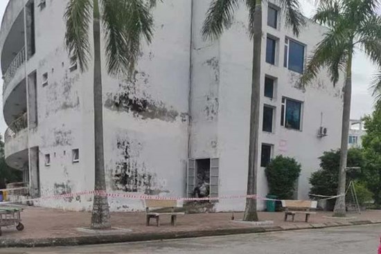 Nam bệnh nhân chết bất thường ở kho chứa rác Trung tâm y tế
