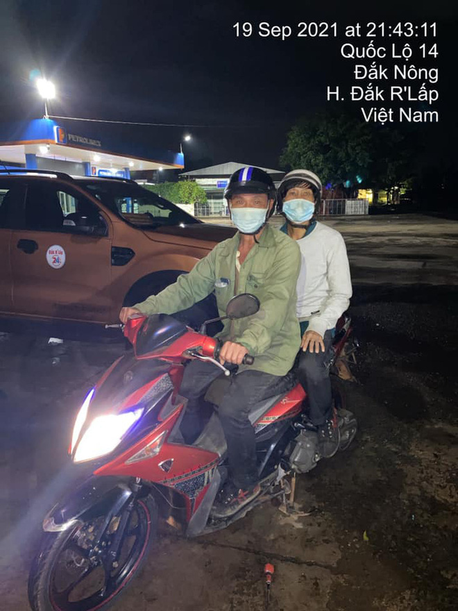 Giắt túi đúng 90k, đi 300km về chịu tang cha, 2 anh em xin qua chốt kiểm dịch và cuộc gặp bất ngờ trong đêm-8