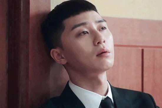 Tái hôn sau khi vợ qua đời, tôi nhận được tin nhắn trong đám cưới và phải lập tức trốn đi