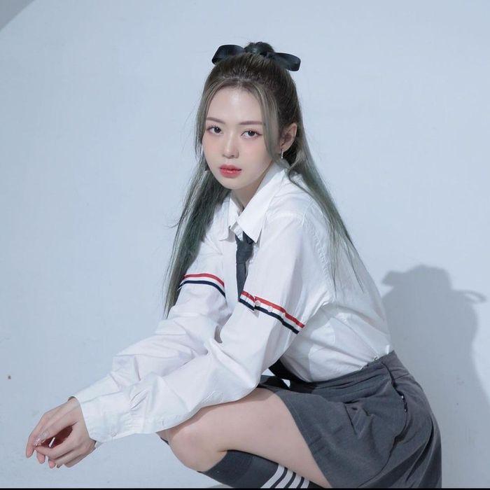 Jun Vũ eo bé bằng nắm tay - Thiều Bảo Trâm sexy tuổi 27-5