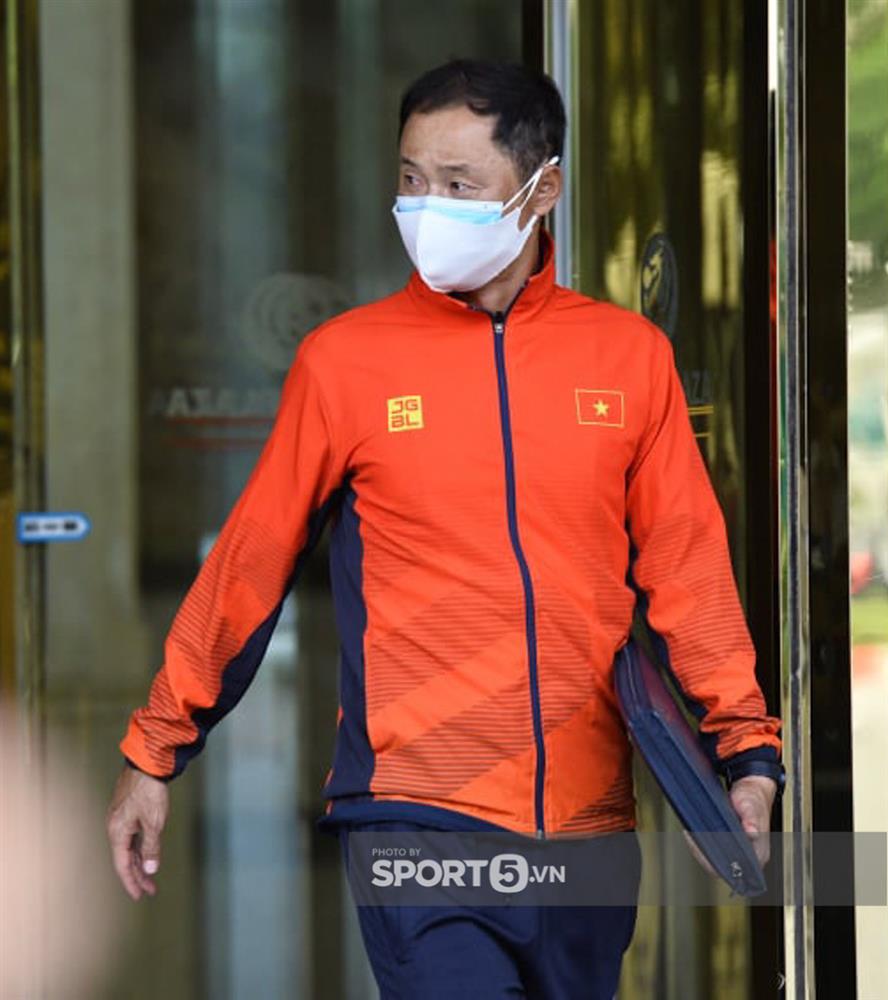 Nhuệ Giang đến đón Xuân Trường trong ngày tuyển Việt Nam xả trại-12