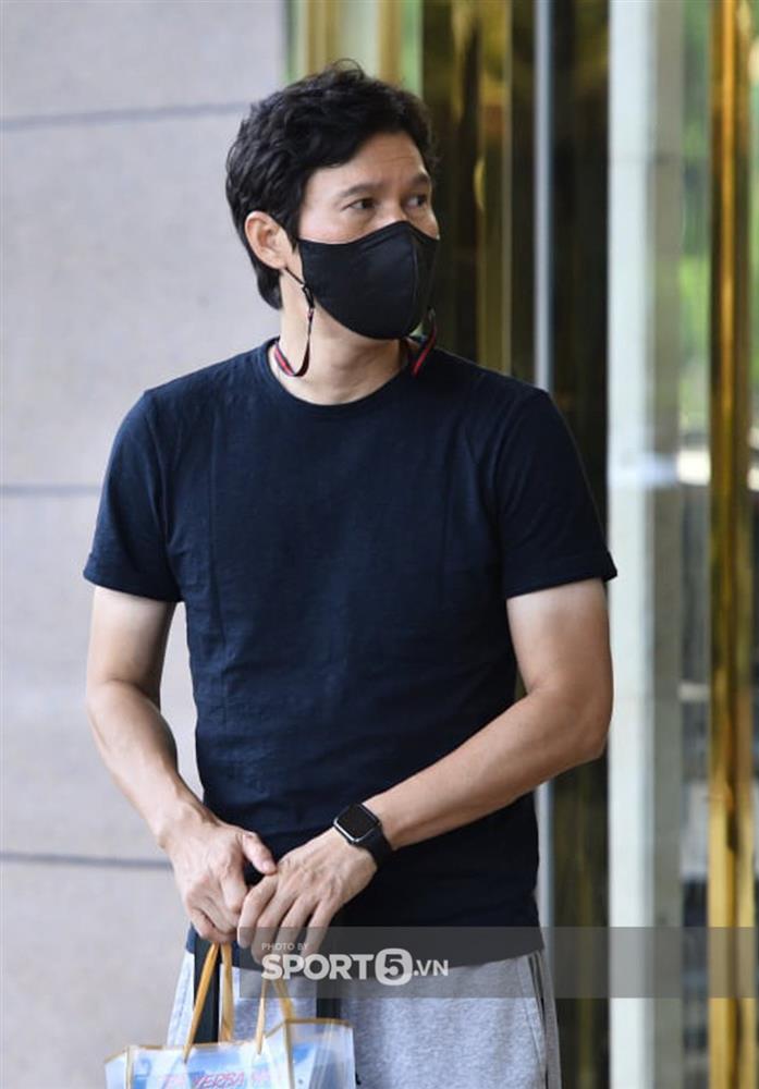 Nhuệ Giang đến đón Xuân Trường trong ngày tuyển Việt Nam xả trại-13