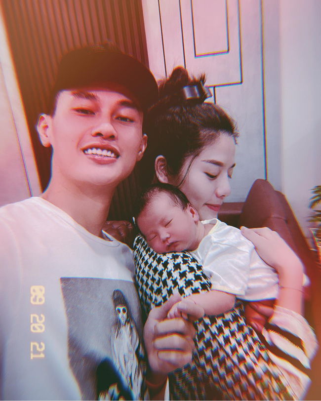 Bà bầu quý tộc Lê Loan ở cữ nhưng ăn uống cực thoải mái, có món khiến ai cũng giật mình-1