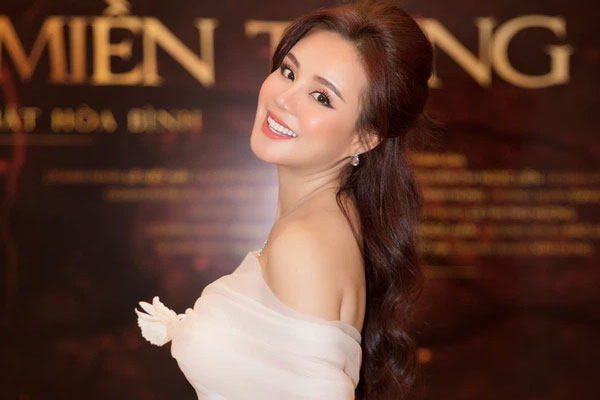 Vy Oanh lên tiếng khi liên tiếp bị vu khống, làm rõ chuyện quyên góp 50 chiếc bánh giữa danh sách ủng hộ tiền tỷ-7
