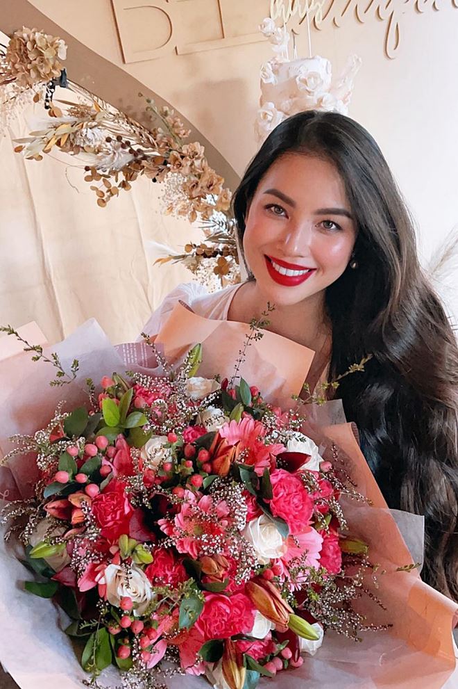 Phạm Hương lần đầu khoe chân dung con trai thứ-3