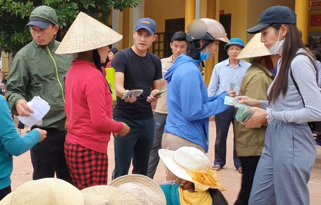 Phía Thuỷ Tiên chính thức lên tiếng làm rõ nghi vấn cắt xén 2 triệu đồng/hộ trong chuyến cứu trợ miền Trung!-7