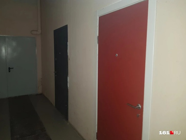 Nữ kiến trúc sư chết lõa thể cùng con gái 1 tuổi trong căn hộ, cảnh tượng sau cánh cửa khiến cảnh sát cũng phát hoảng-1