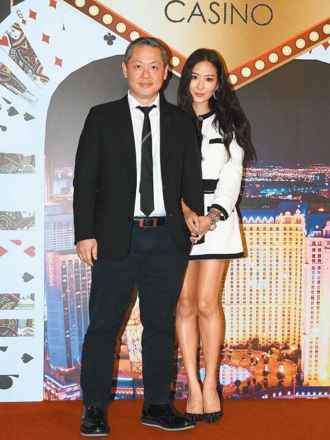 Mỹ nữ ngậm thìa vàng và cuộc hôn nhân với tỷ phú giàu bậc nhất: 13 tuổi đã tự chọn chồng tương lai và màn đột phá 4500 tỷ khiến chồng ngả mũ-4