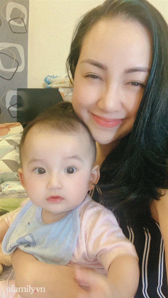 Bé trai vừa ra đời đen thùi lùi như Bao Công làm mẹ suýt ngất, 2 năm sau diện mạo khiến bao người xỉu up xỉu down-4