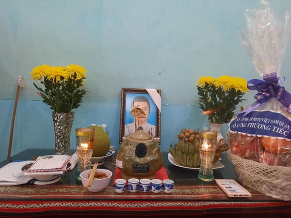 Xót xa cảnh tro cốt ca sĩ Y Jang Tuyn trở về với gia đình, Việt Hương nói gì mà nghe quá xúc động?-2