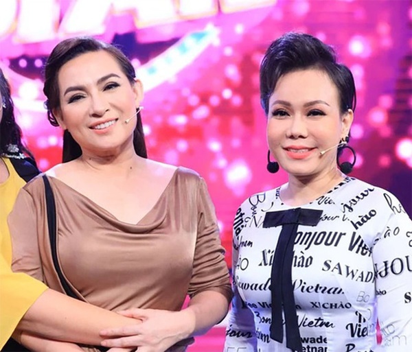 Xót xa cảnh tro cốt ca sĩ Y Jang Tuyn trở về với gia đình, Việt Hương nói gì mà nghe quá xúc động?-6