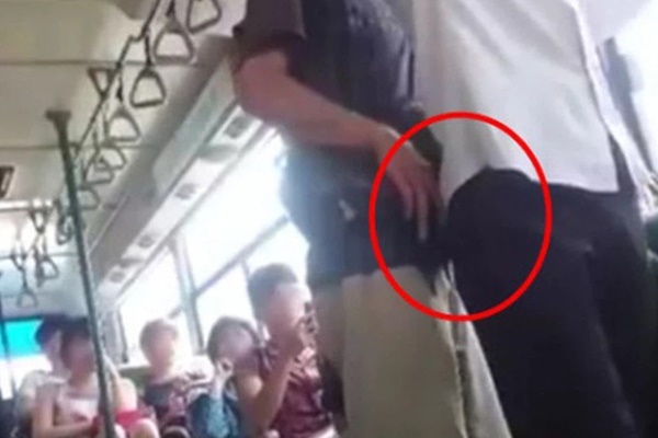 Bị móc mất điện thoại, người đàn ông nhờ bạn nhắn 1 mẩu tin, 30 phút sau điện thoại về với chủ, thủ phạm bị tóm gọn-1