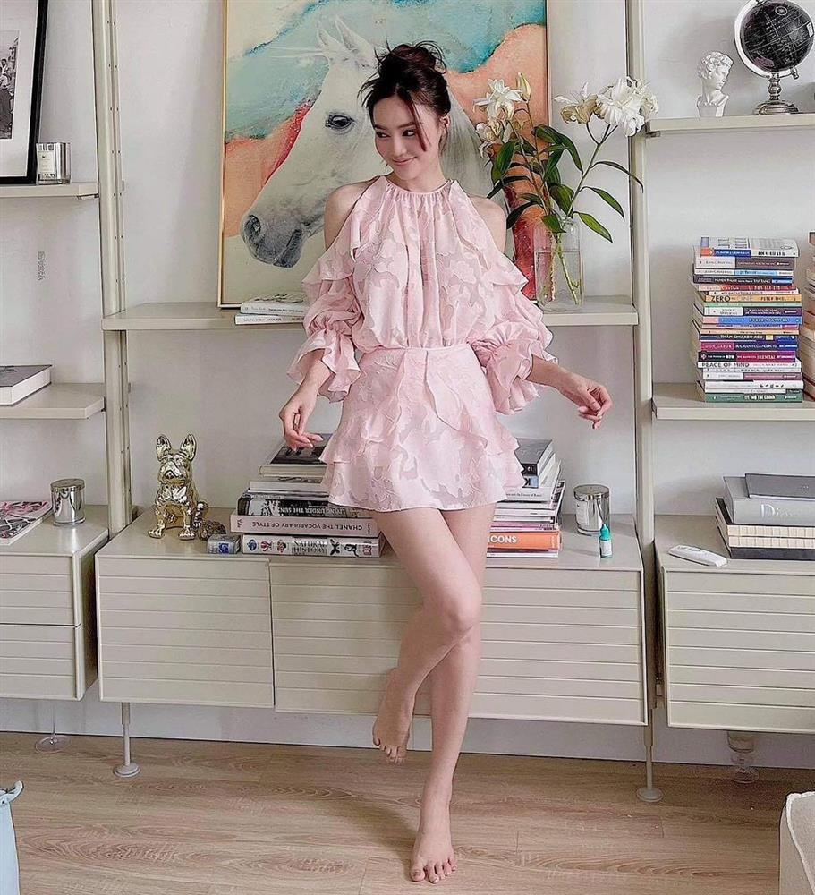 Ninh Dương Lan Ngọc nhìn như người ốm vì màu son xác ướp-2