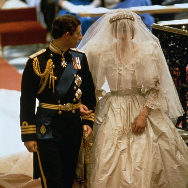 Váy cưới của Công nương Diana bản 2021 giống thiết kế gốc tới 99%, nhưng liệu có gặp phải 4 sự cố này trong lễ cưới-10