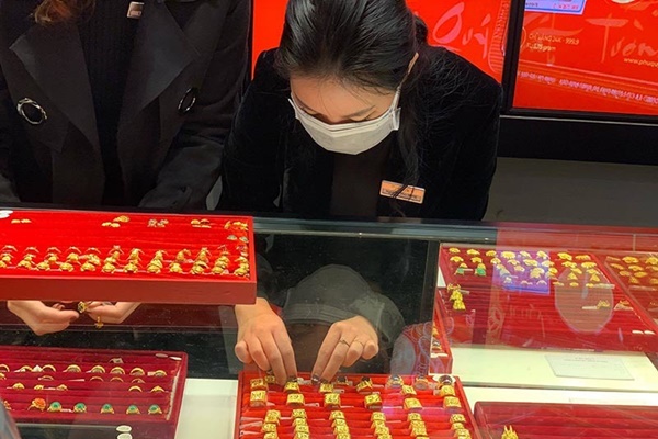 Giá vàng hôm nay 28/9: Bật tăng trở lại sau đợt giảm nhẹ-2