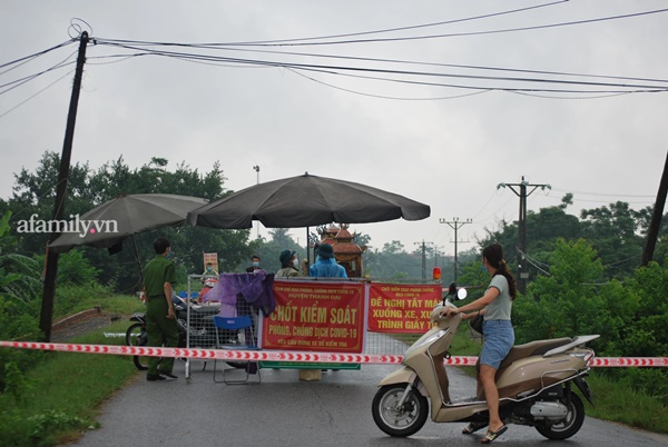 Hà Nội: Lập chốt kiểm soát lối vào nhà công nhân xây dựng tử vong vì tai nạn xét nghiệm dương tính SARS-CoV-2-3